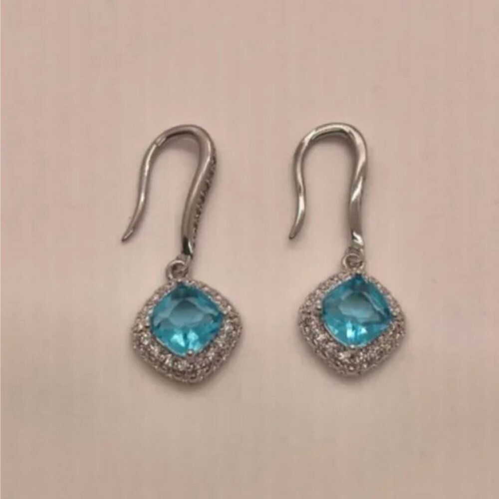 ⭐❤️ FREE Rhinestone Drop Beautiful Classy Elegant Modern Chic Girly Earrings